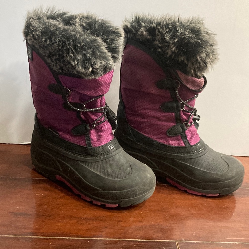 Girls size 3 Kamik waterproof boot